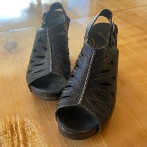 Dansko Rowena size 41